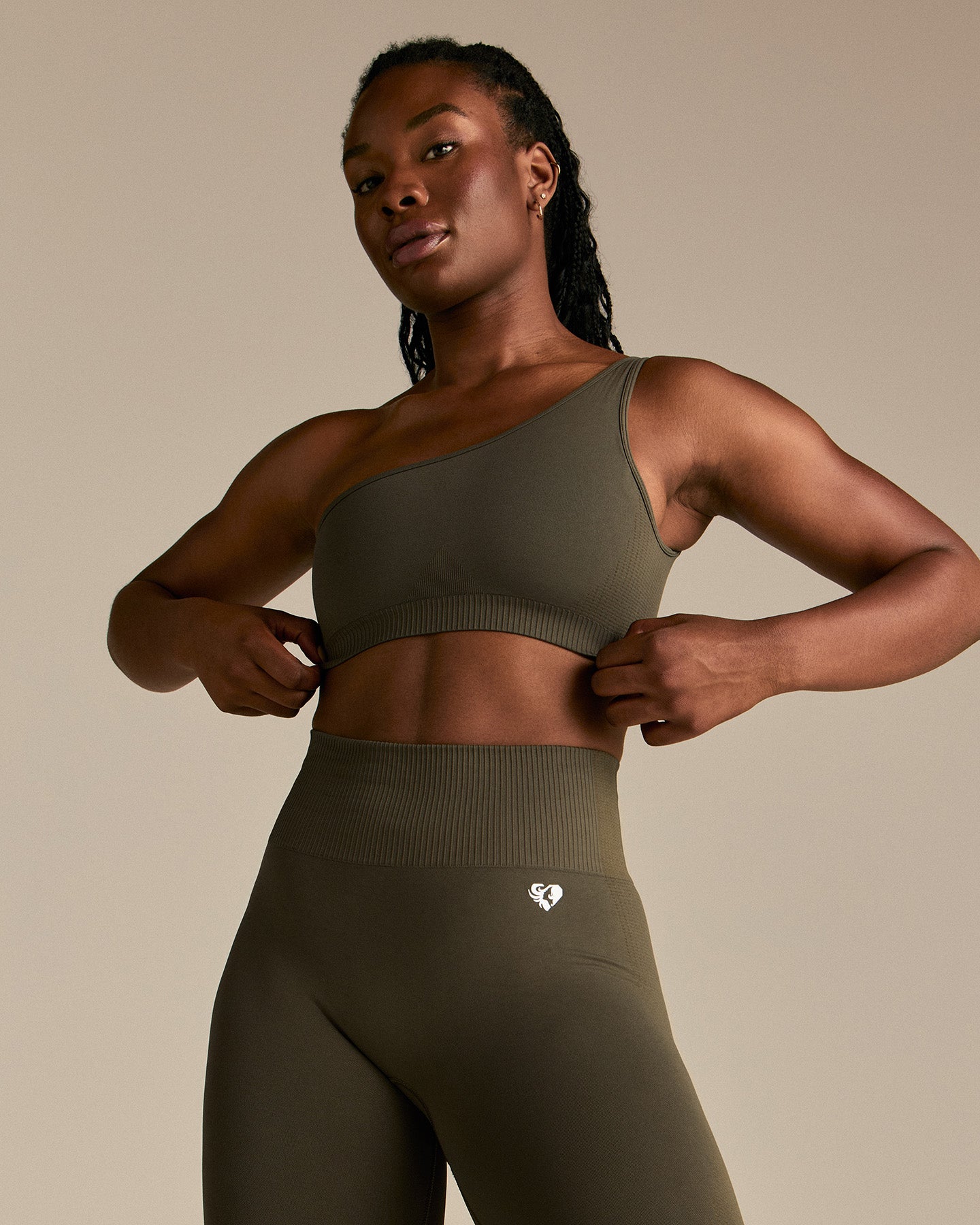 Power Seamless One Shoulder Bra | Dark Olive