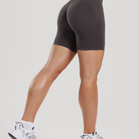 Define 2.0 Seamless Scrunch 6" Shorts | Graphite