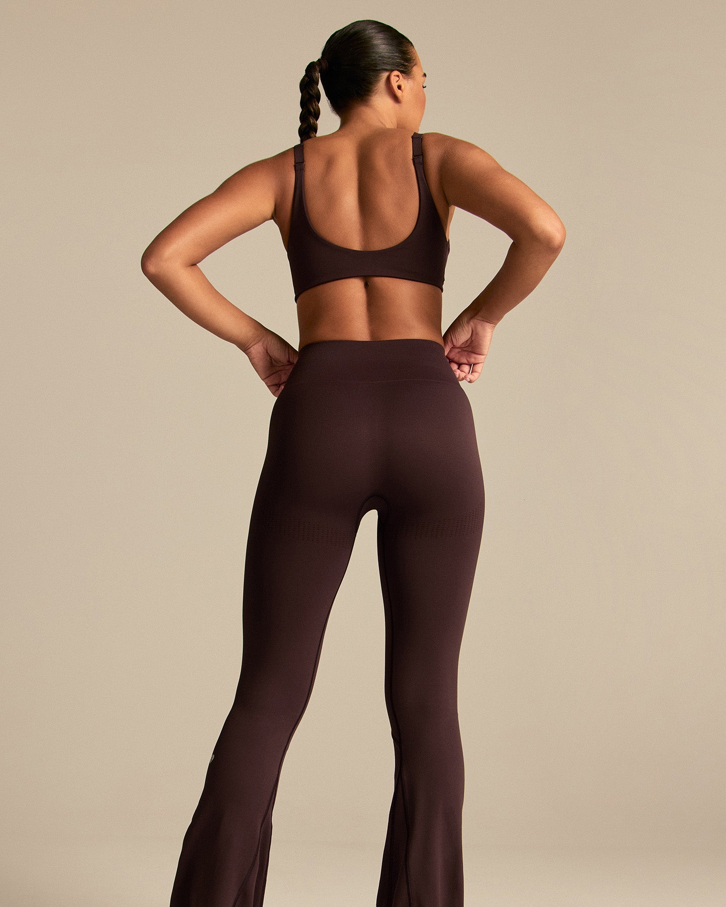 Power Reversible Twist Bra | Cafe Noir (2/6)