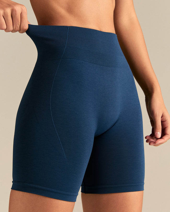 Define 2.0 Seamless Scrunch 6" Shorts | True Navy