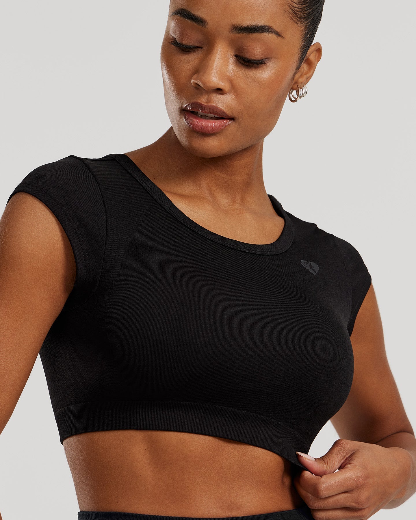 Motion Seamless Open Back Short Sleeve Crop Top | Black