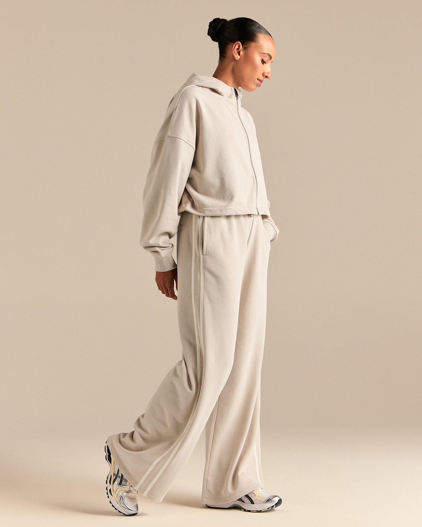 Comfort Lightweight Contrast Joggers | Stone