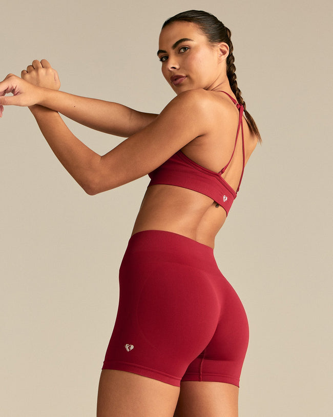 Define 2.0 High Waist Scrunch Shorts 4" | True Red