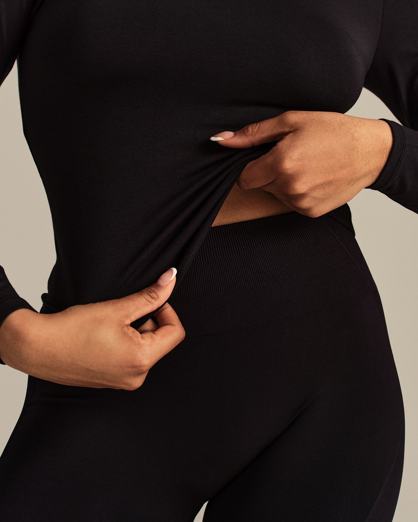 Smooth Contour Midi Crew Neck Long Sleeve T-Shirt | Black