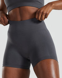 Define Scrunch Seamless Shorts | Graphite