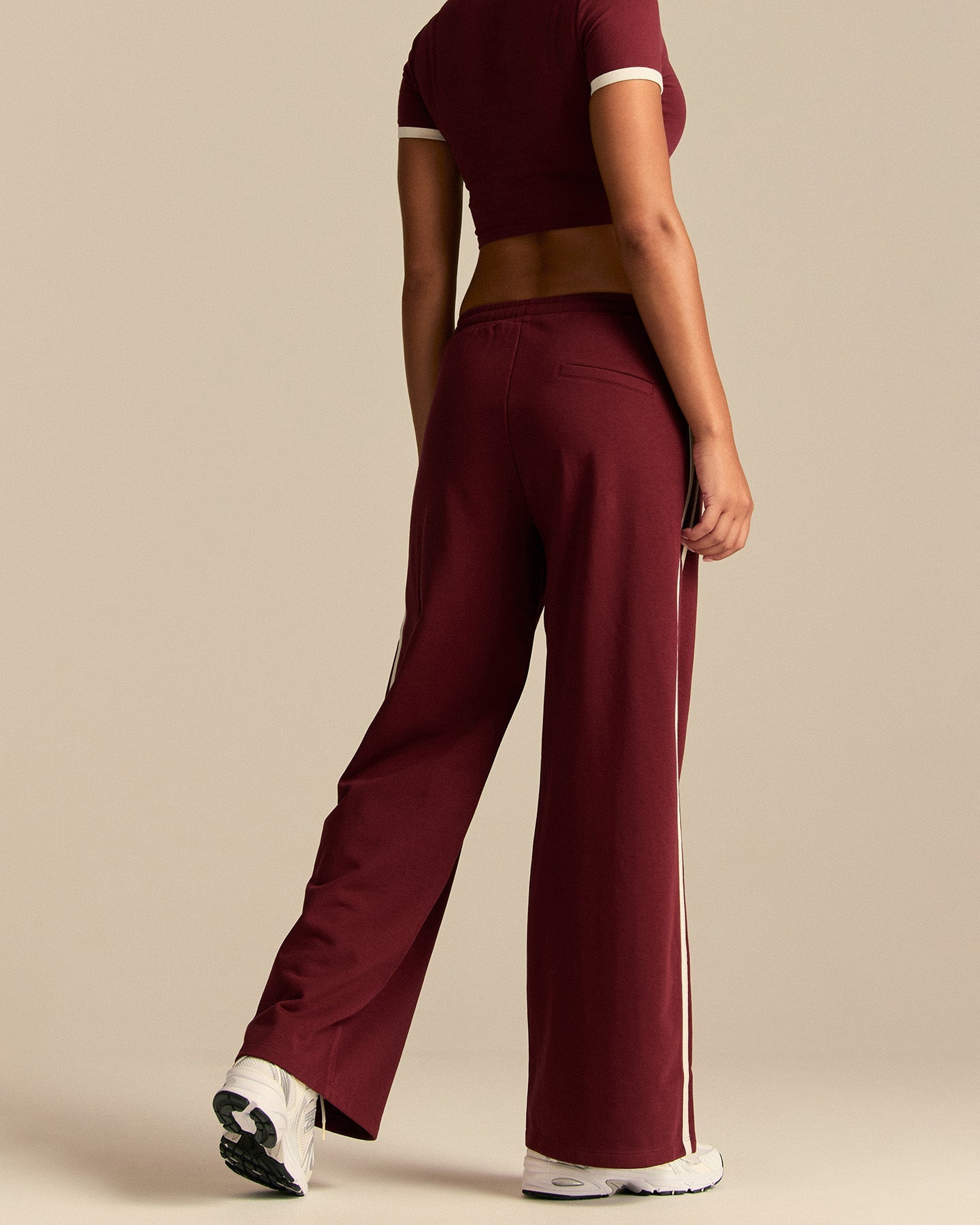 Comfort Lightweight Contrast Joggers | Oxford Red (4/6)
