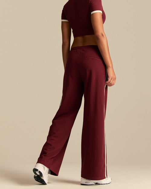 Comfort Lightweight Contrast Joggers | Oxford Red
