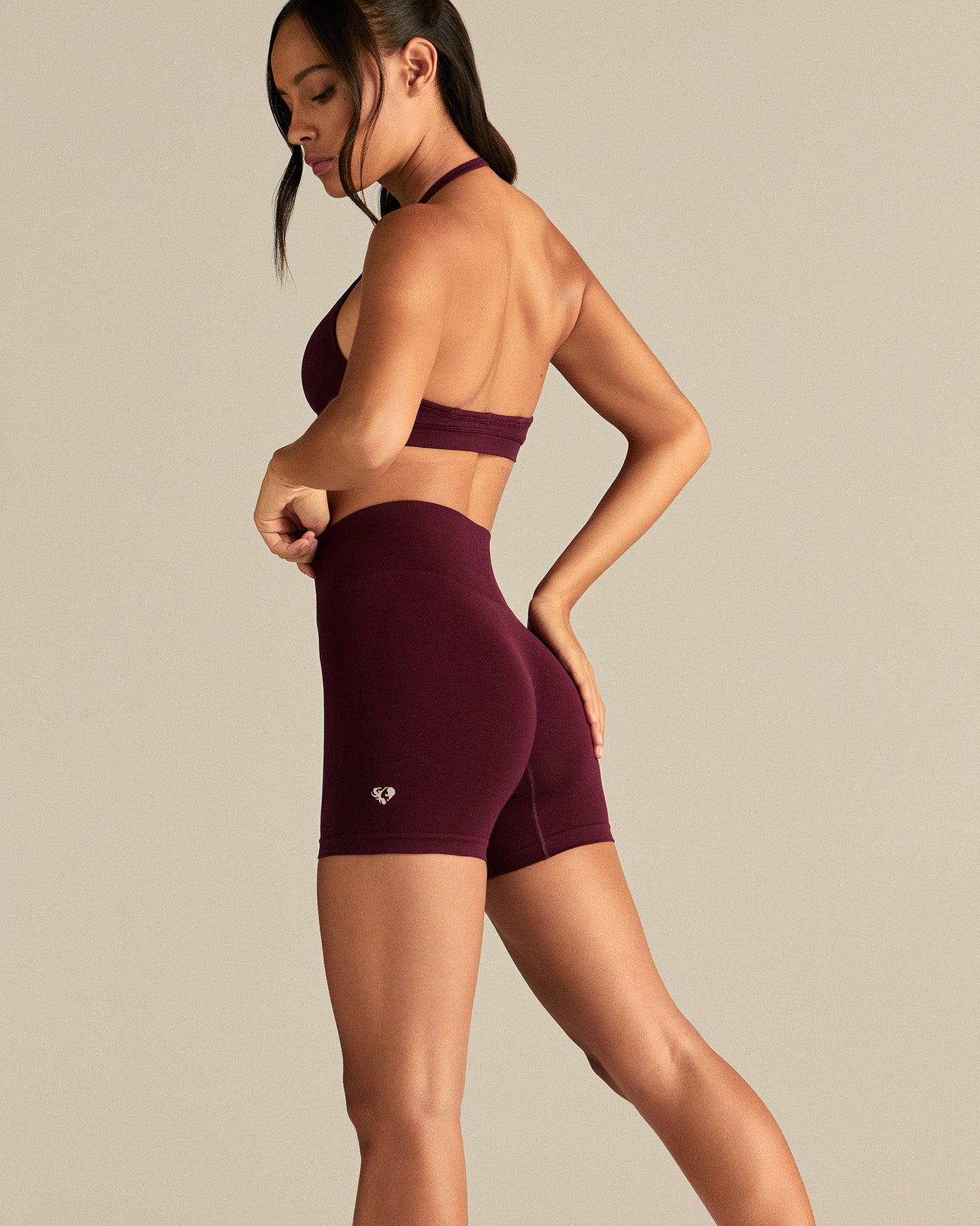 Define 2.0 Seamless Scrunch 4" Shorts | Merlot