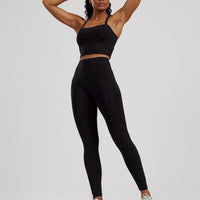 Essential Built-In Bra Crop Tank Top | Black